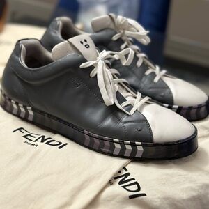 Tennis shoes FENDI, size 10 color gray and white.
